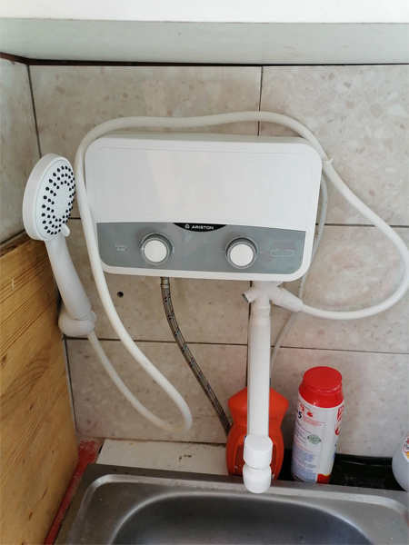 Проточный водонагреватель для кухни, раковины